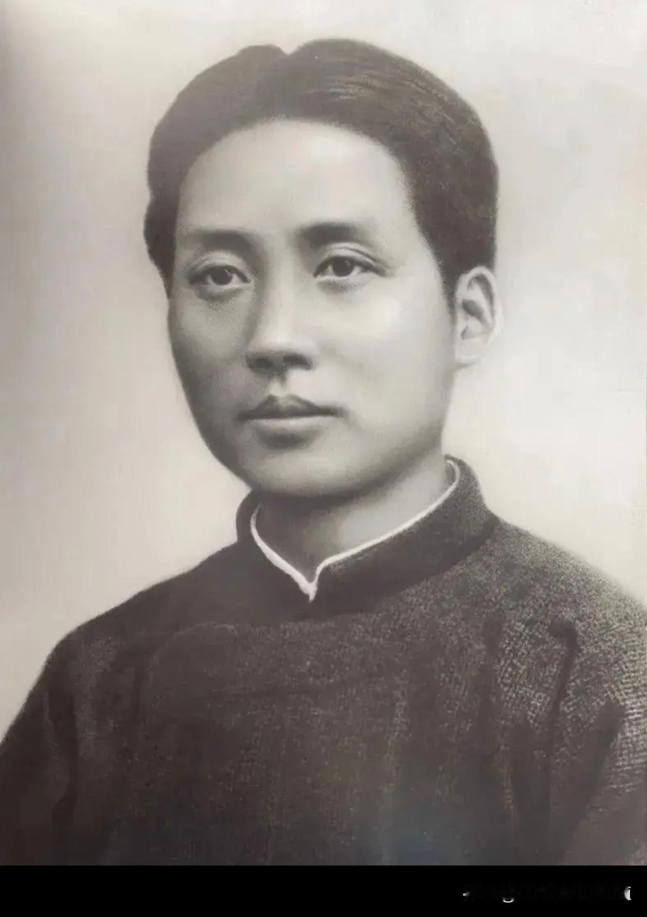 读《清平乐·蒋桂战争》。
清平乐·蒋桂战争
一九二九年秋

风云突变，军阀重开战
