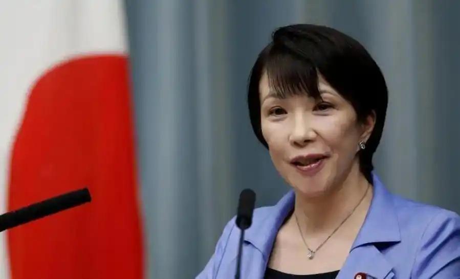 近来，日本可谓是热闹异常。当地时间11月15日，上百名民众将高市早苗所在的首相官