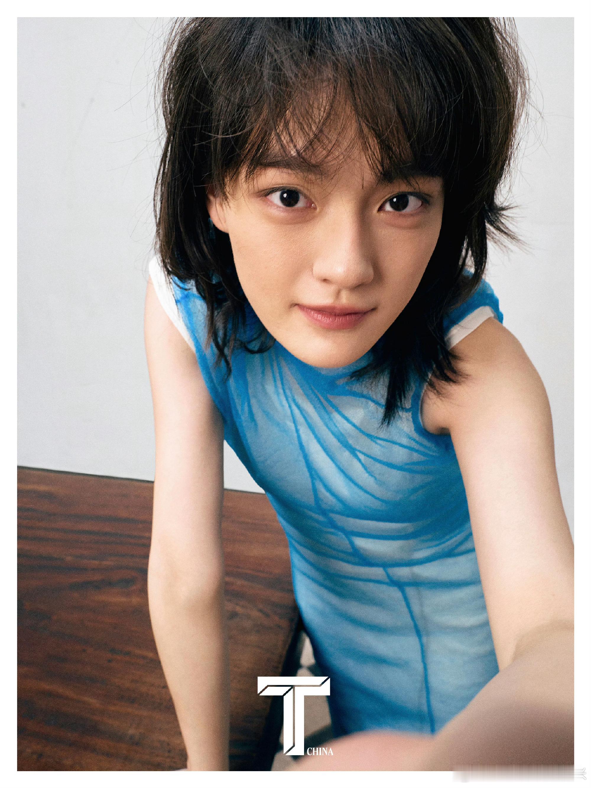 T Magazine七月刊｜文淇褪去刻意雕琢，回归松弛本真。文淇登上T‑CHIN