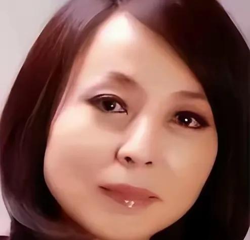 2005年，41岁河南女富豪李巧林爱上22岁男下属，没曾想，50岁那年，她不惜冒