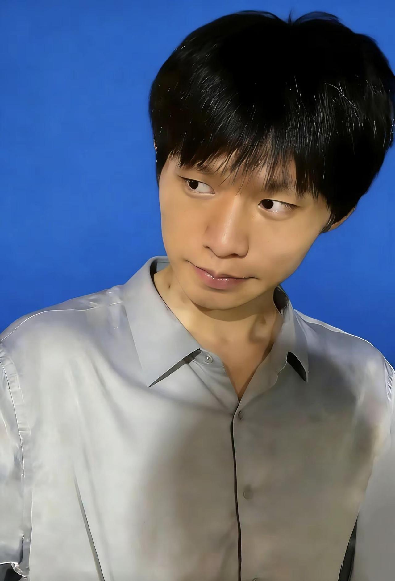 男子找工作。被人以那什么，敏感词不能说。哥姐知道就好。忽悠到了缅甸。家属找到小晏