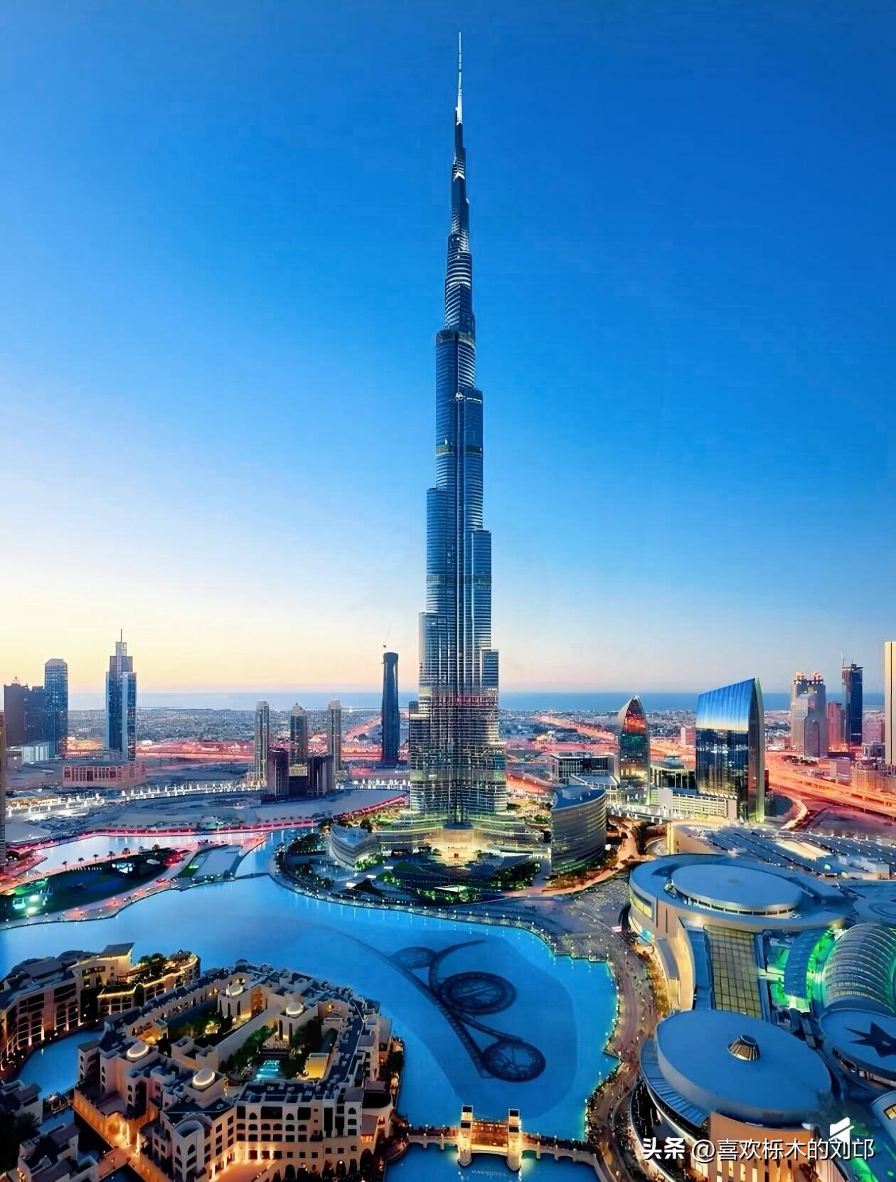 腰斩！暴跌26%！
曾备受全球富豪径相追捧的迪拜，正在上演一场疯狂的资产大逃亡！