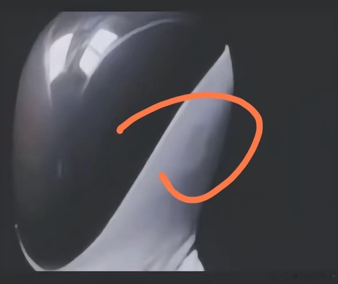 小鹏的机器人，这么多人都说是真人假扮的，何小鹏出来辟谣了！讲真的，这个机器人成了