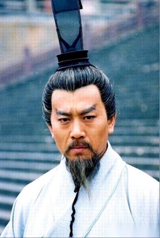 汉武帝有个红人，叫主父偃。他临死前，被判了个灭族。他没求饶，反而对着传旨的人说：