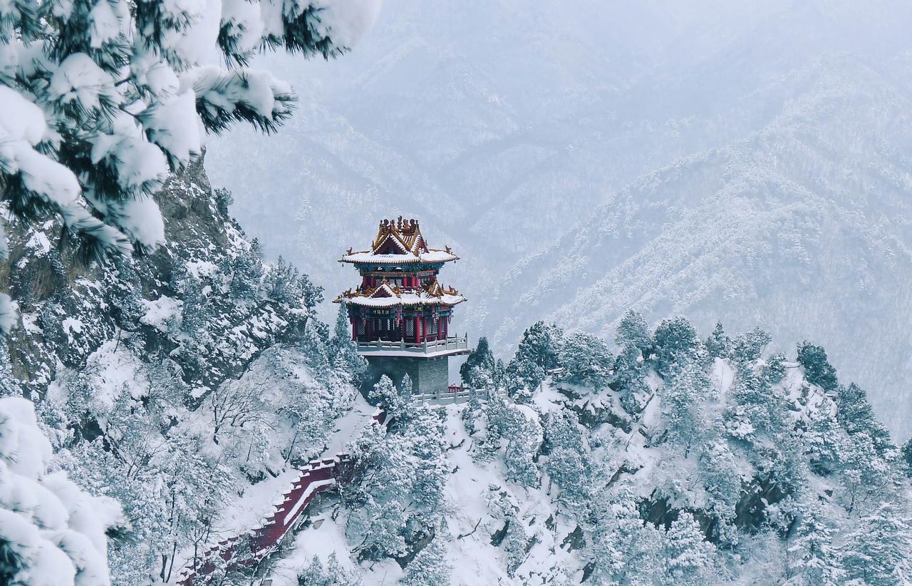 灵石冬韵终极攻略：带你玩转冰雪、温泉、文化与年味！
春节期间旅行去哪里，选择困难