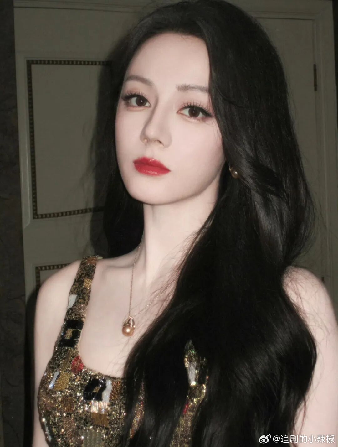 🍉迪丽热巴后边的商务还是不断的，高端国民的品牌都有 