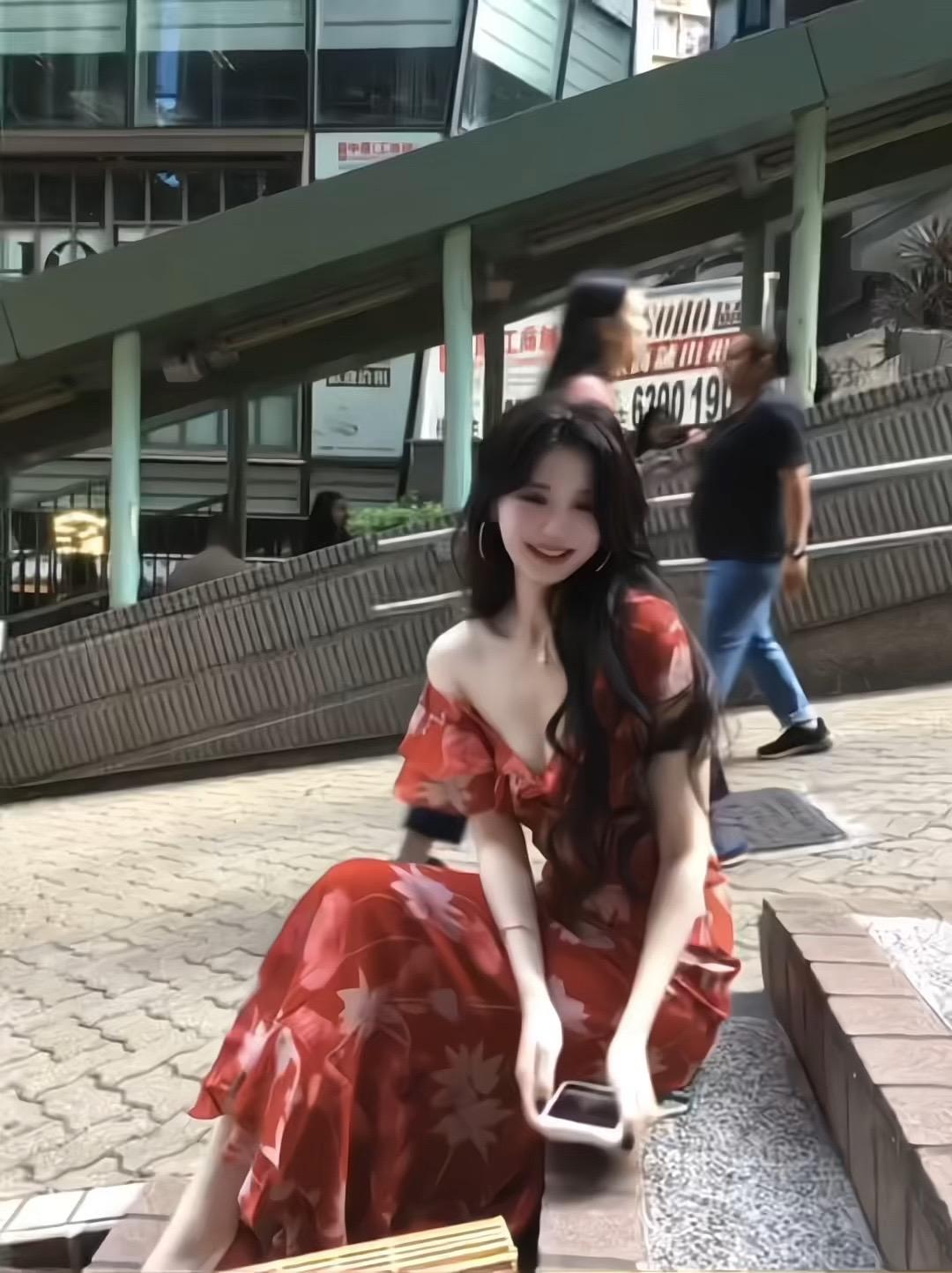 bb 人穷衣服破 连爱都系错啊.