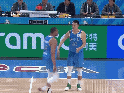 北京北汽应该放弃斯佩尔曼，不管许利民指导水平如何，作为球员你应该无条件服从主教练