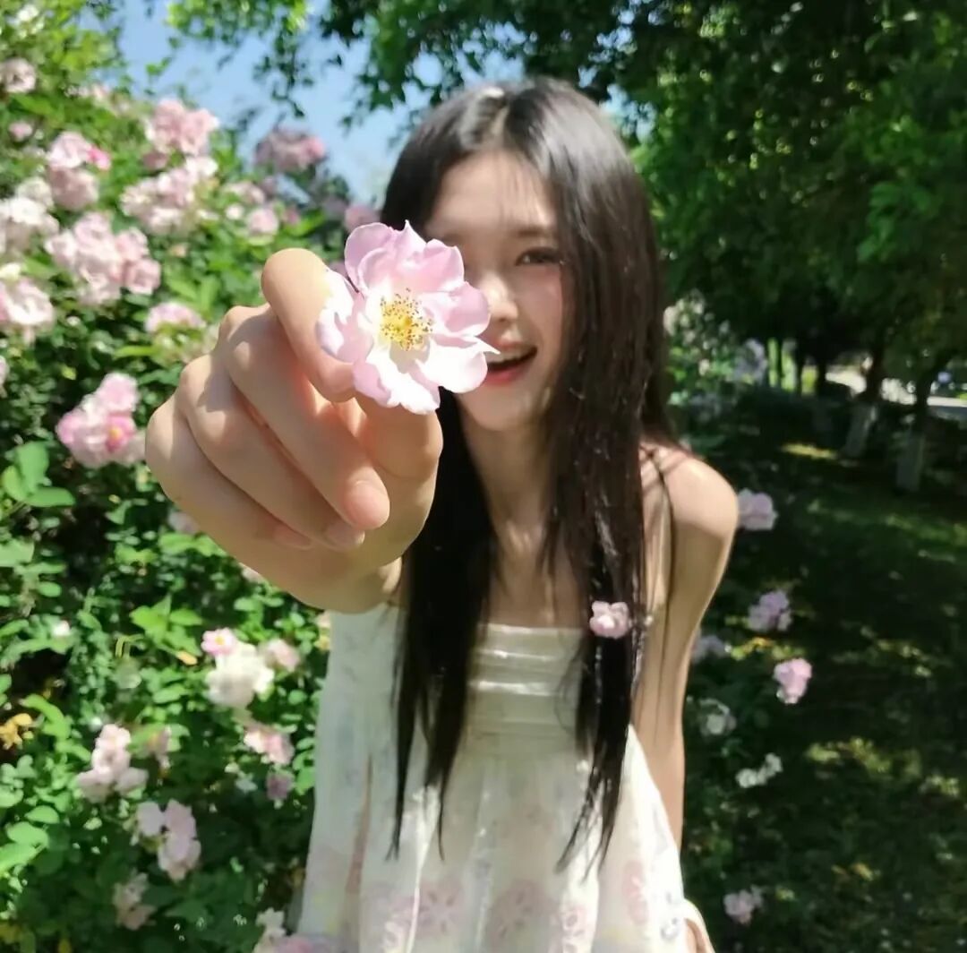𝑾𝒆𝑪𝒉𝒂𝒕｜质感女头｜ins风头像｜经典款｜耐看型｜无水印 