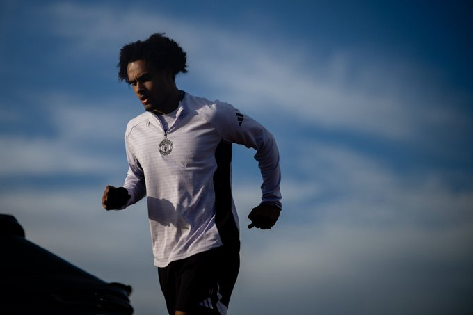 迪马济奥齐尔克泽是罗马队的首要目标，他们准备等到一月中旬才能获得转会许可。对于罗