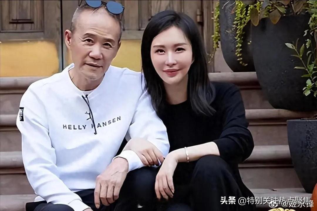 当前网络对王石与田朴珺关系的关注焦点，集中于两人婚姻状态的剧变迹象、资源博弈的反