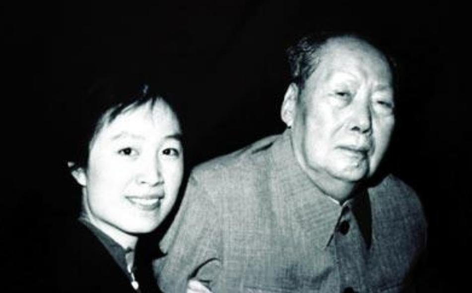 [太阳]毛主席曾让小护士孟锦云读诗，小孟笑问：“主席，您写不许放屁，可您今天放了