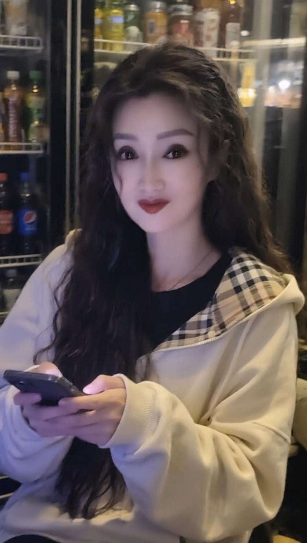 散散心，败败火，照照镜子还是我， 生活虐我千百遍，我待生活如初恋………！