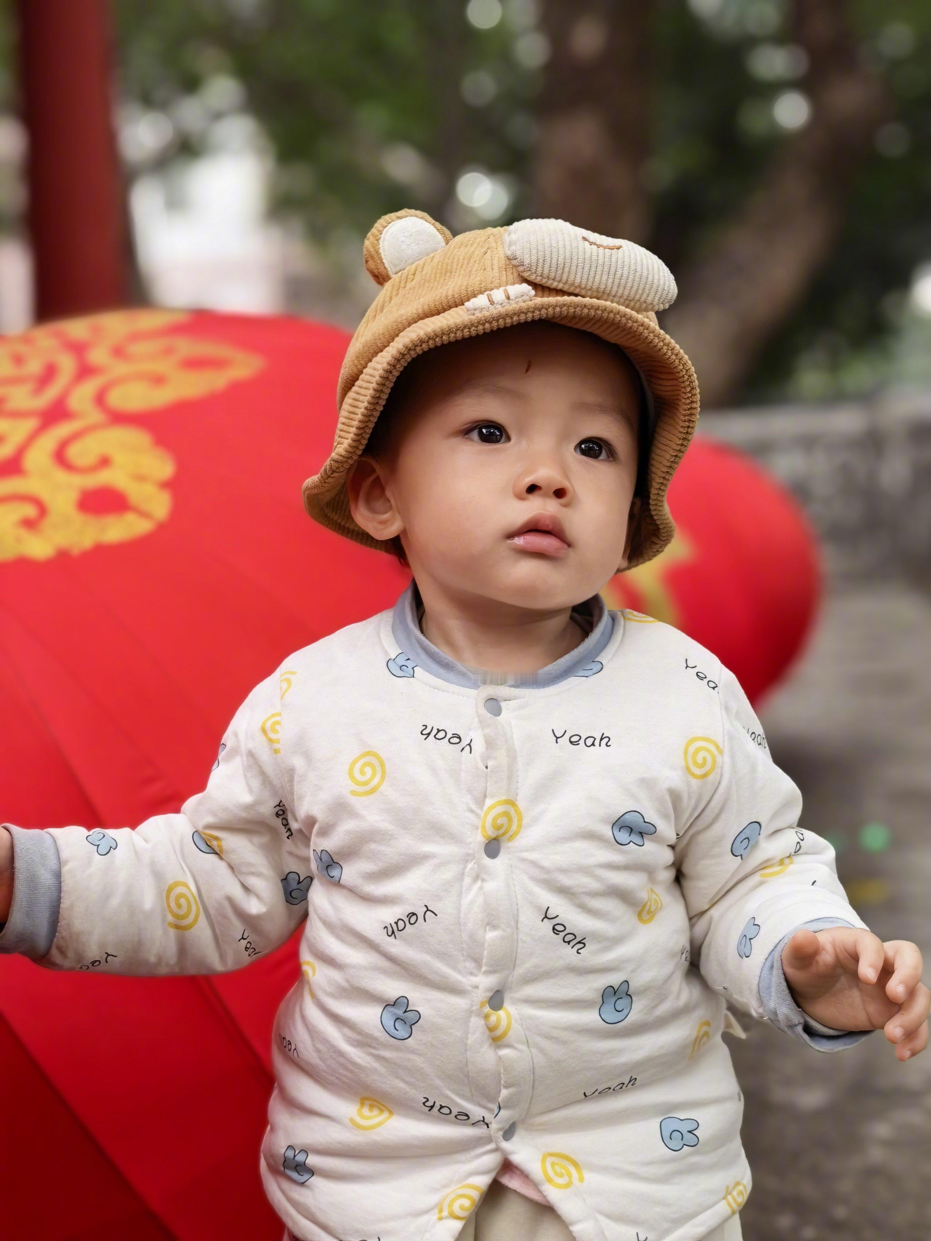 华为Mate80 RS的人像模式好用，可以设定虚拟光圈大小等值的虚化度。人像边缘