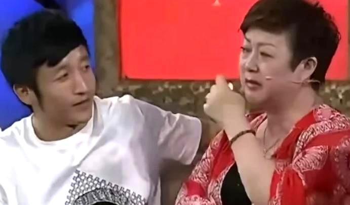冉莹颖花光积蓄，邹市明重回拳台都能懂他们的无奈，主要是七旬母亲，心里该有多揪心 
