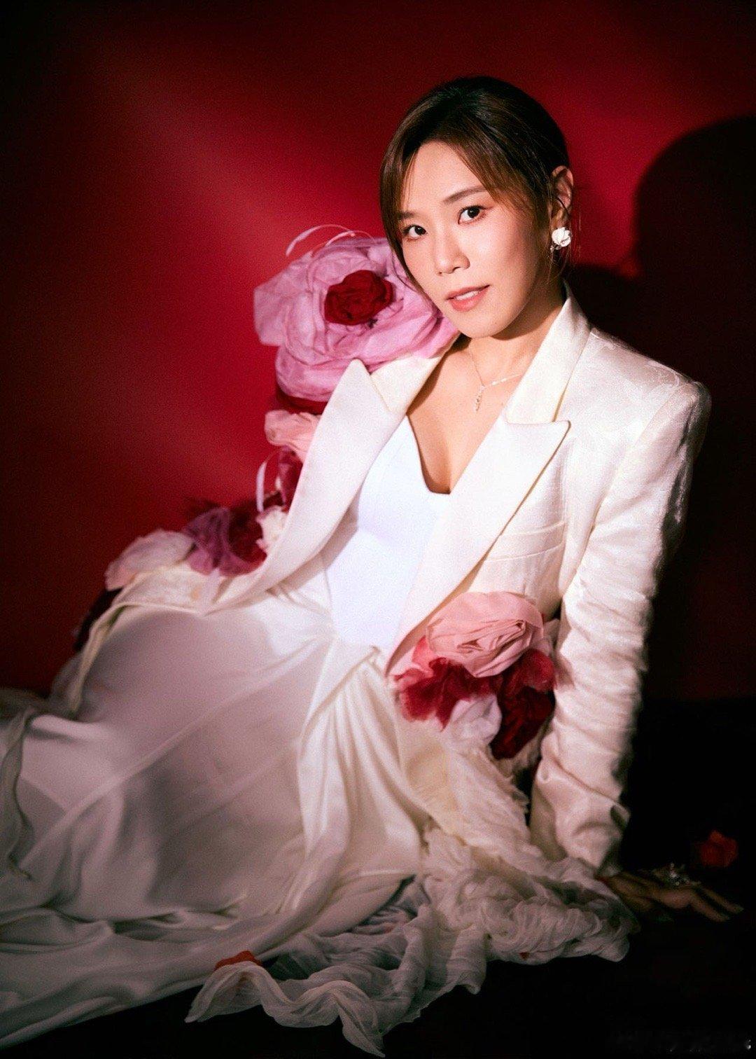 李佳薇2026能亮巡回演唱会李佳薇能亮巡回演唱会广州站 李佳薇广州站定档4月18