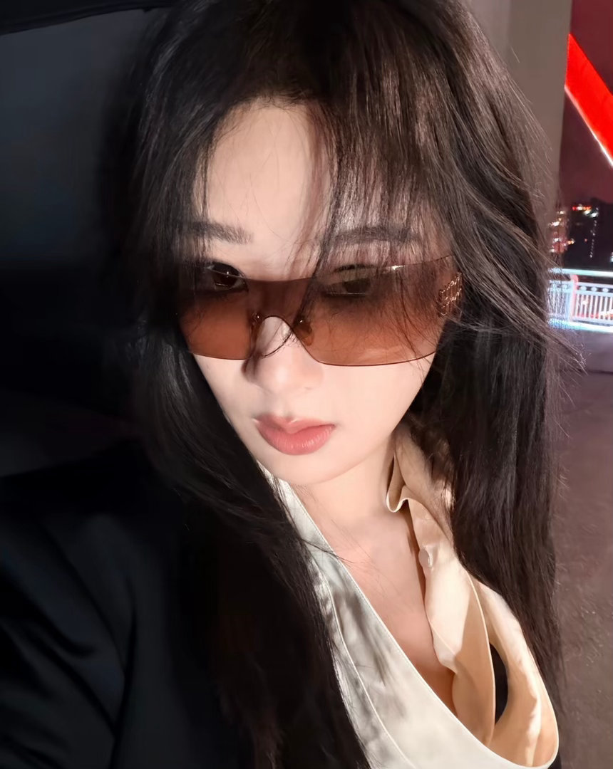 你是碳酸饮料转世嘛？要不然你怎么会美得冒泡！杨紫 杨紫董竹君