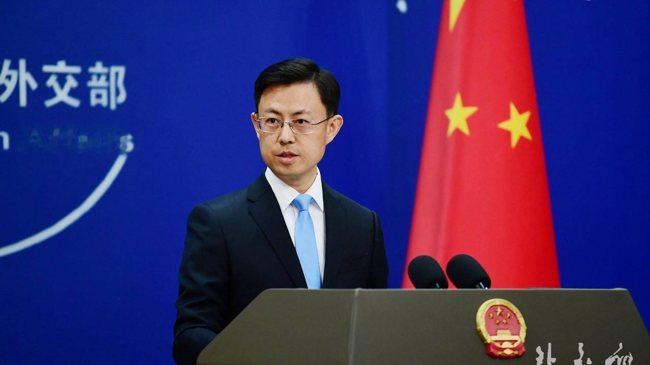同是中国人境遇两重天，美国双标操作摆上台面

利益在前规则靠边，美国在人员遣返问
