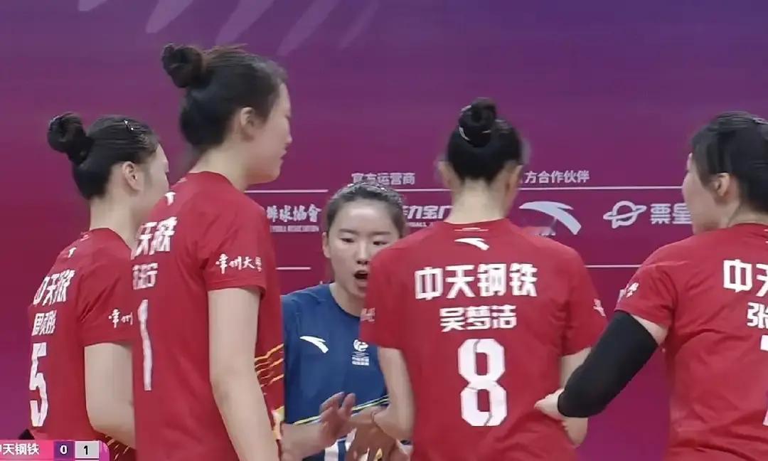 别再说女排青黄不接。
 
看看昨晚的津苏大战，她们在五局大战里换了人间。
 
卫