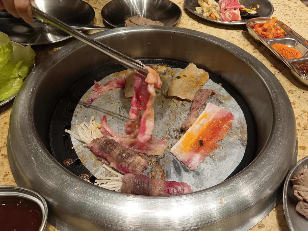 高中同桌，是你第一次在关系里感受到“风一样自然”

回想起高中同桌，脑海里浮现的