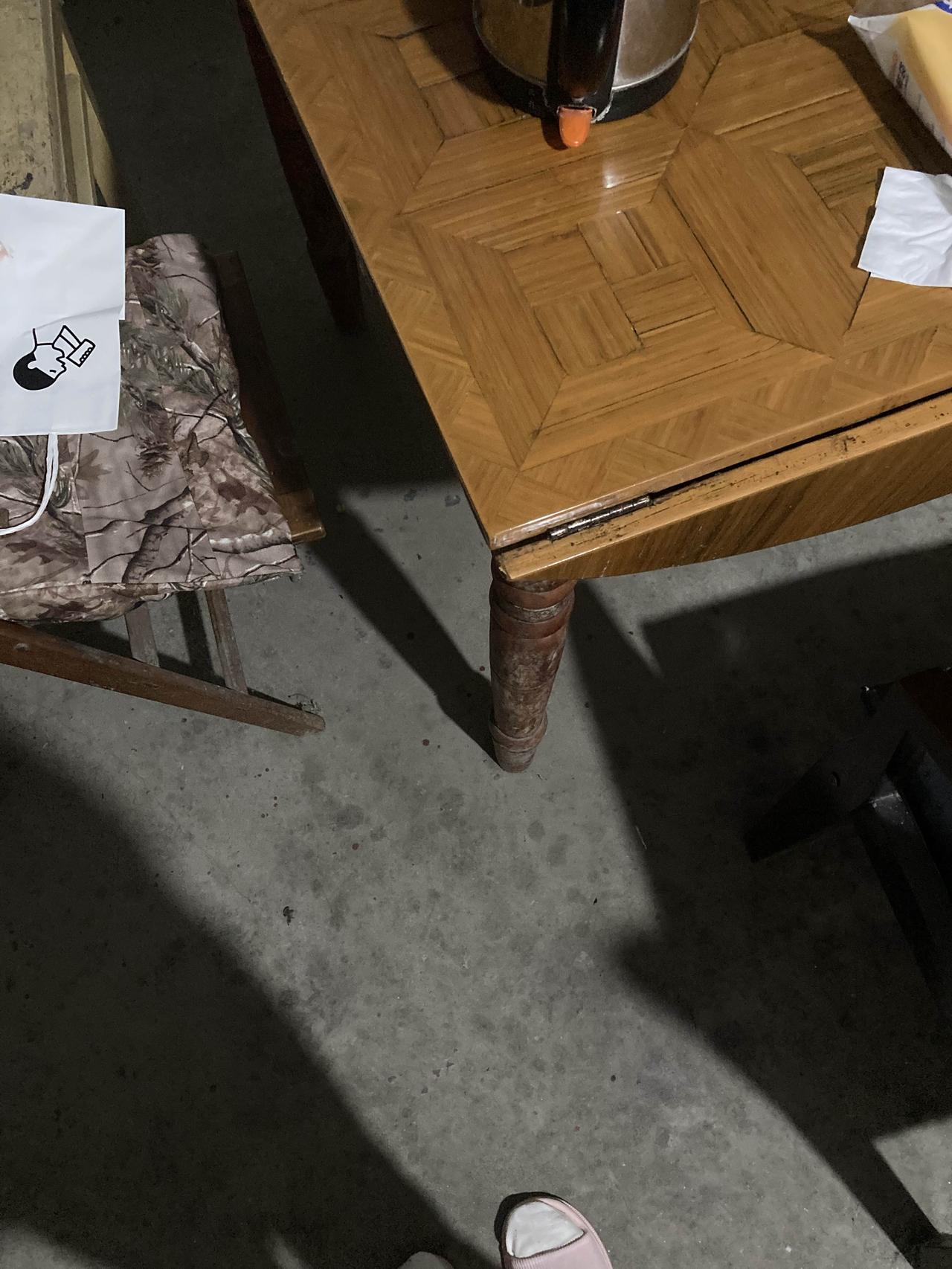 真是笑死了，我傍晚大包小包打车，家里一点纸没有可不行。昨天夜里就饿，今天忙的一口