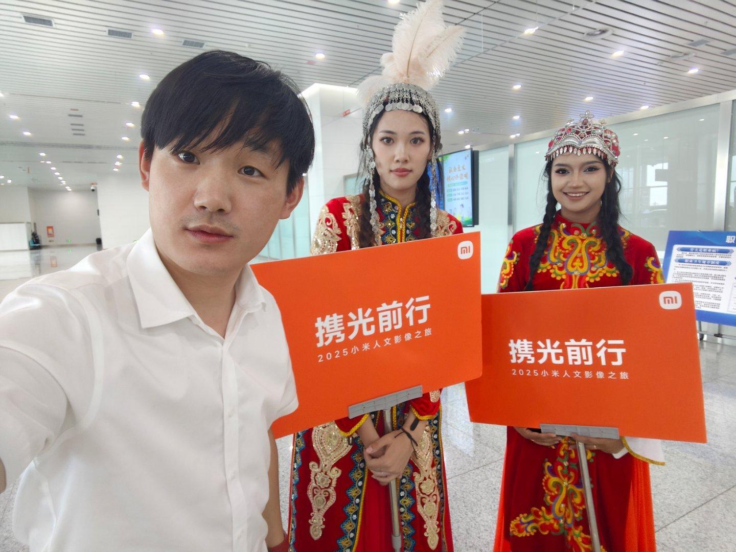 新疆女孩子个子真高，我1米8身高，在她们面前就是个弟弟，解锁新省份：新疆省  ​