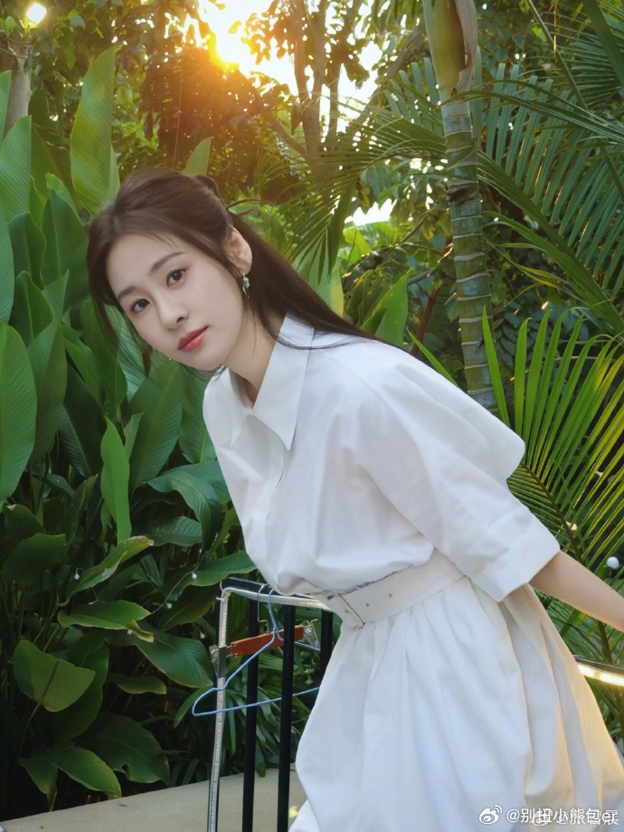 张碧晨和千名大学生大合唱 张碧晨和千名大学生大合唱歌声一响全场沸腾！张碧晨实力献