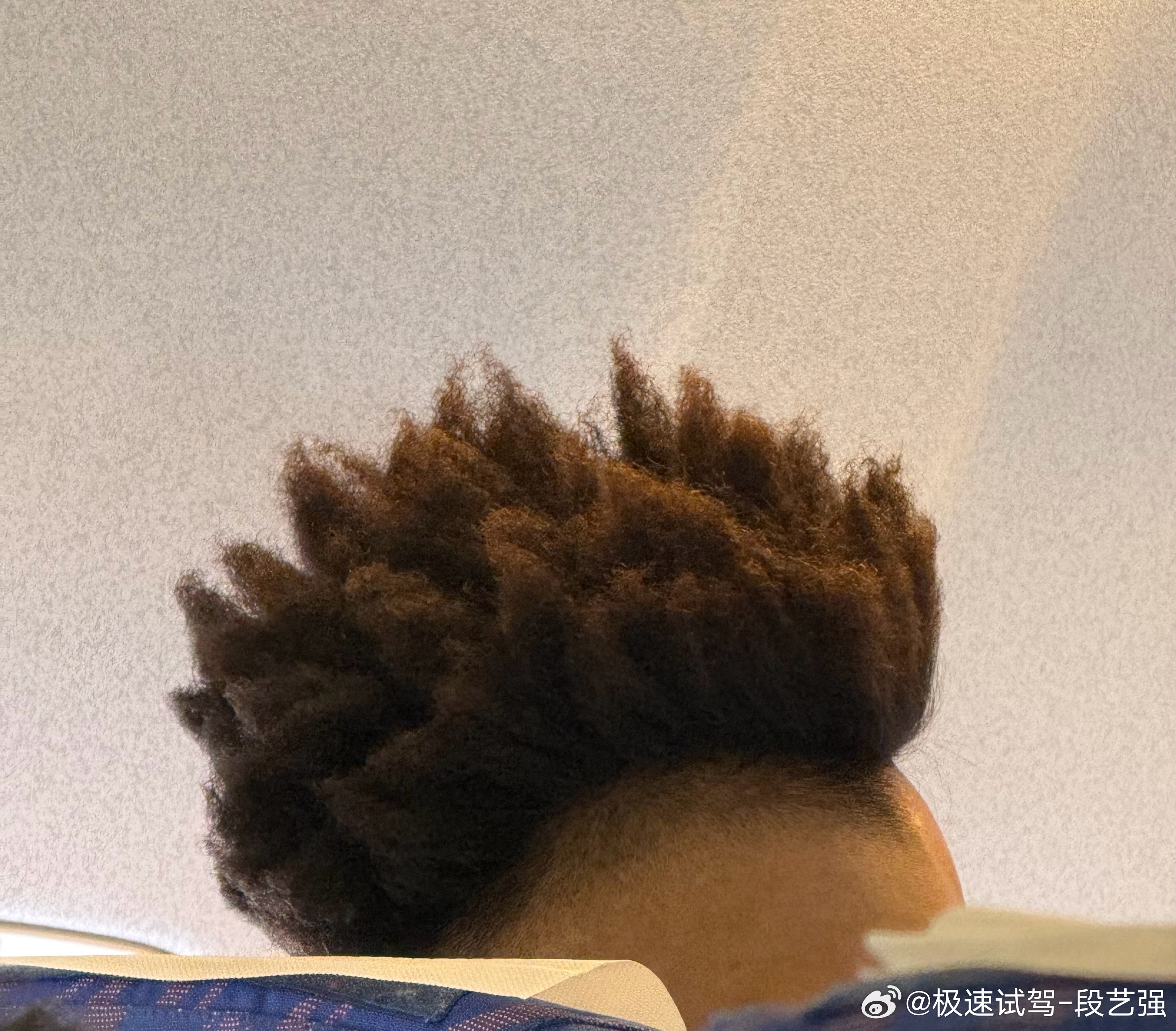 百米开外 辨识度 第一 发型
