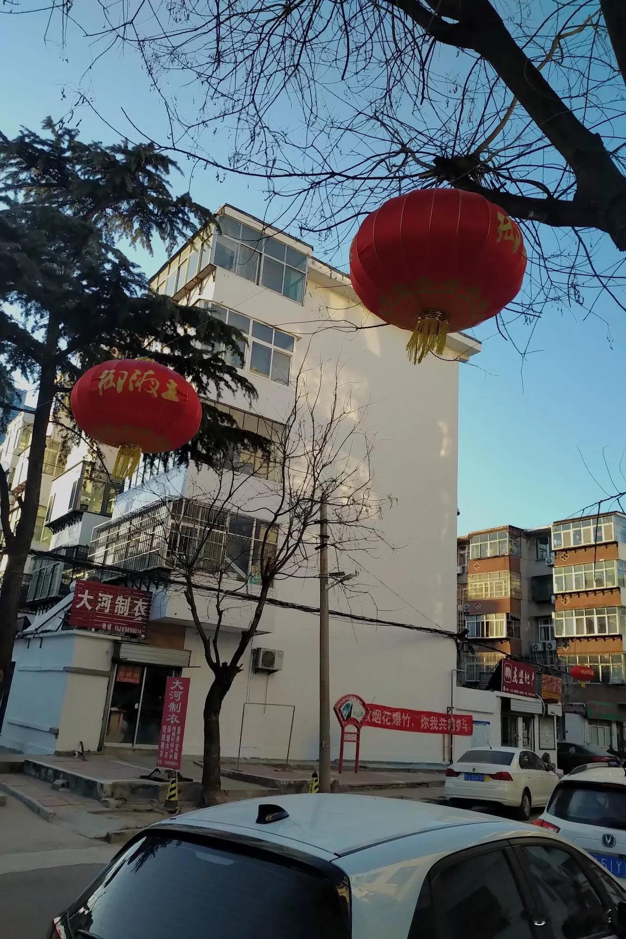 泰安花园小区 , 泰安较早的社区之一 ,之前在这住过的人都知道 ,曾经中心街就是