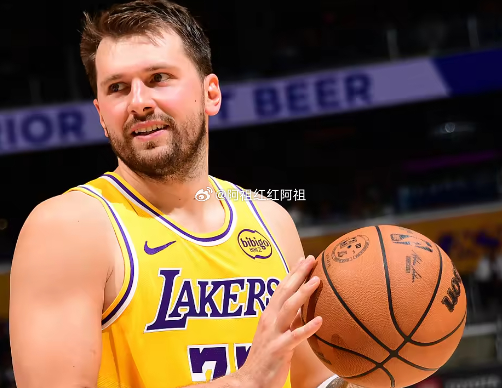 NBA常规赛继续进行，湖人主场116-99大胜篮网。东契奇延续了近期的火热状态，