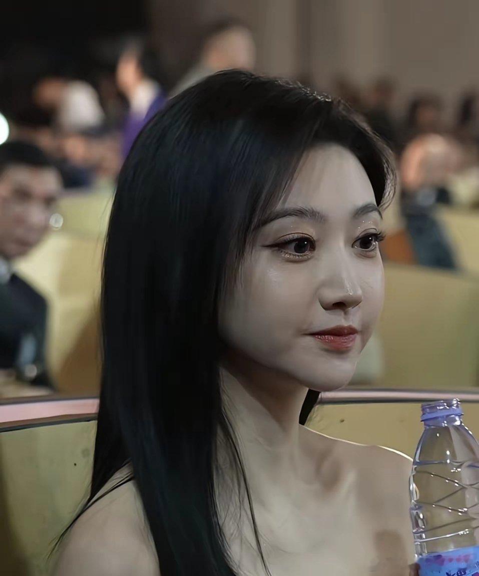 景田88年的，眼瞅着快40岁了，妆后效果也就如此。为啥孙宇晨这么喜欢呢？ ​​​