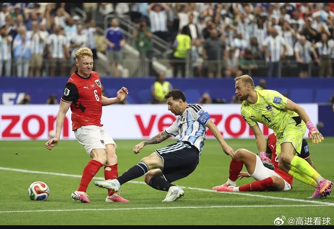 阿根廷2-0奥地利 卫冕冠军2连胜提前晋级32强北京时间6月23日凌晨1点，20