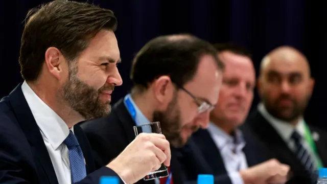 美国副总统JD.万斯在主要应该讨论俄乌战争和欧洲国家国防问题的慕尼黑安全会议上并