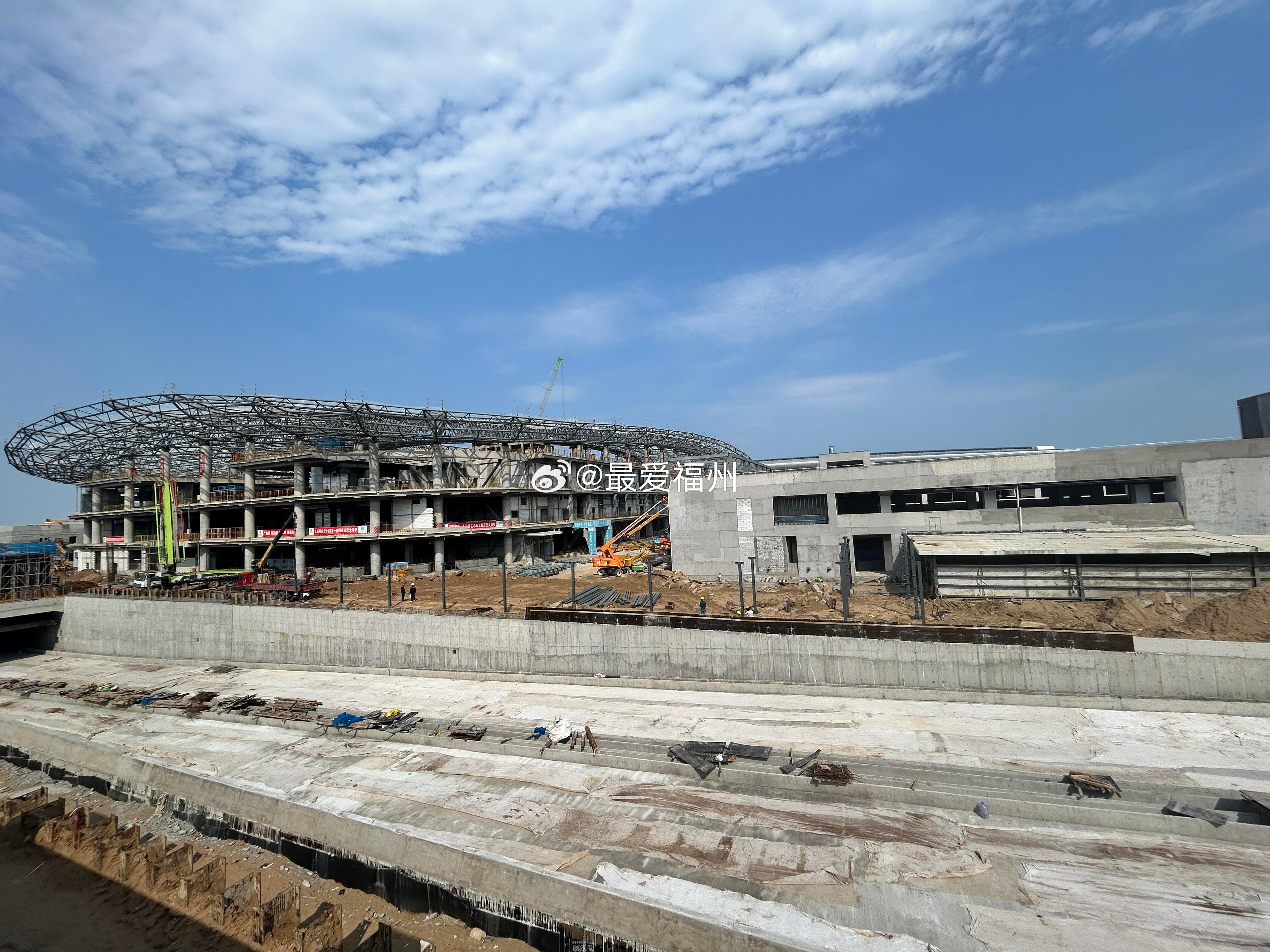 福州机场二期综合交通枢纽中心 项目建成后将实现航空与轨道交通地面交通的无缝衔接 