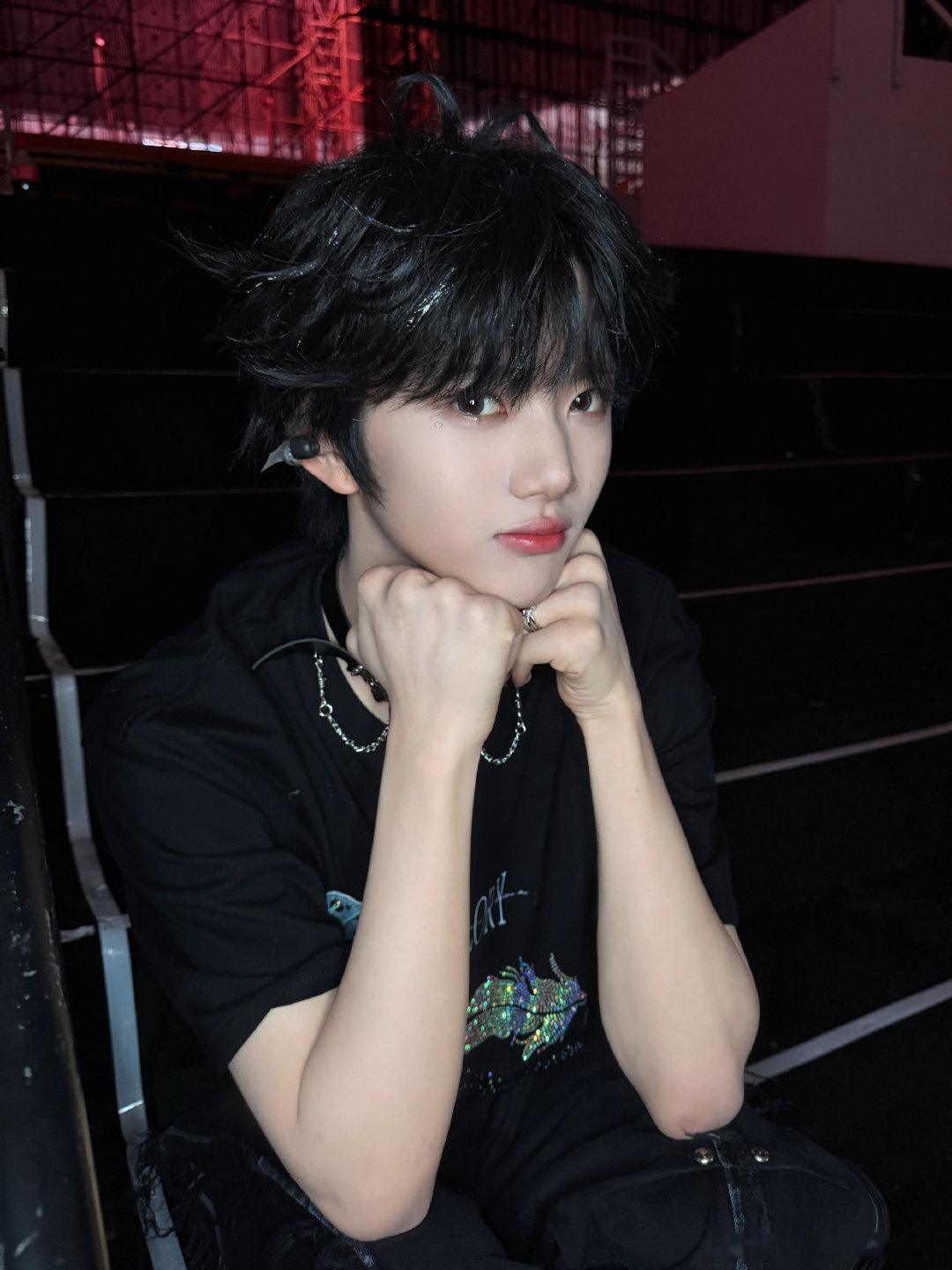 张函瑞新音发文  张函瑞新音发文是对自己要求极高的小瑞瑞呀，对待粉丝也超真诚，相