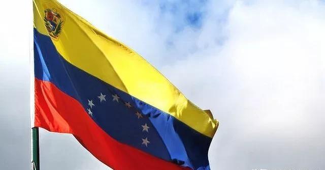 委内瑞拉总统马杜罗的儿子、委内瑞拉议员尼古拉斯·马杜罗·格拉2月12日表示，马杜