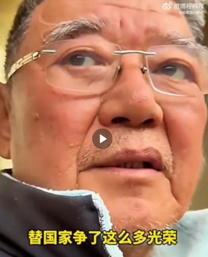 李立群，难掩怒气！
 
4月9日晚上，李立群连夜冲上了热搜，原因他的一段话，字字