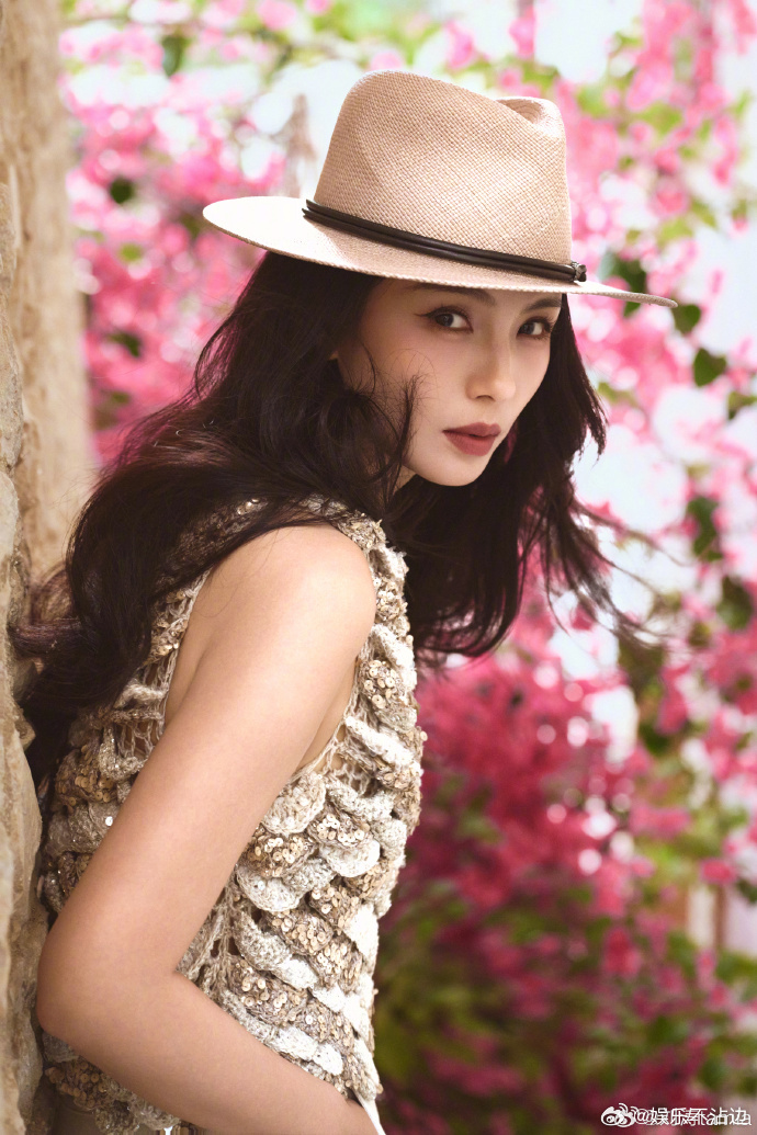 不怪女人爱刘涛真的不怪女人爱刘涛啊，这太美了，完全闪耀西西里了刘涛闪耀西西里