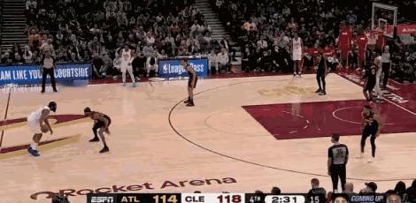 一开始我以为要穿裆过人！
常在河边走，哪有不湿鞋！
大胡子哈登年纪大了，还是少用