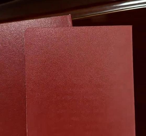 《“离婚证背面有囍字”事件哲思：这到底合适吗？》11月12日，“离婚证背面有囍字