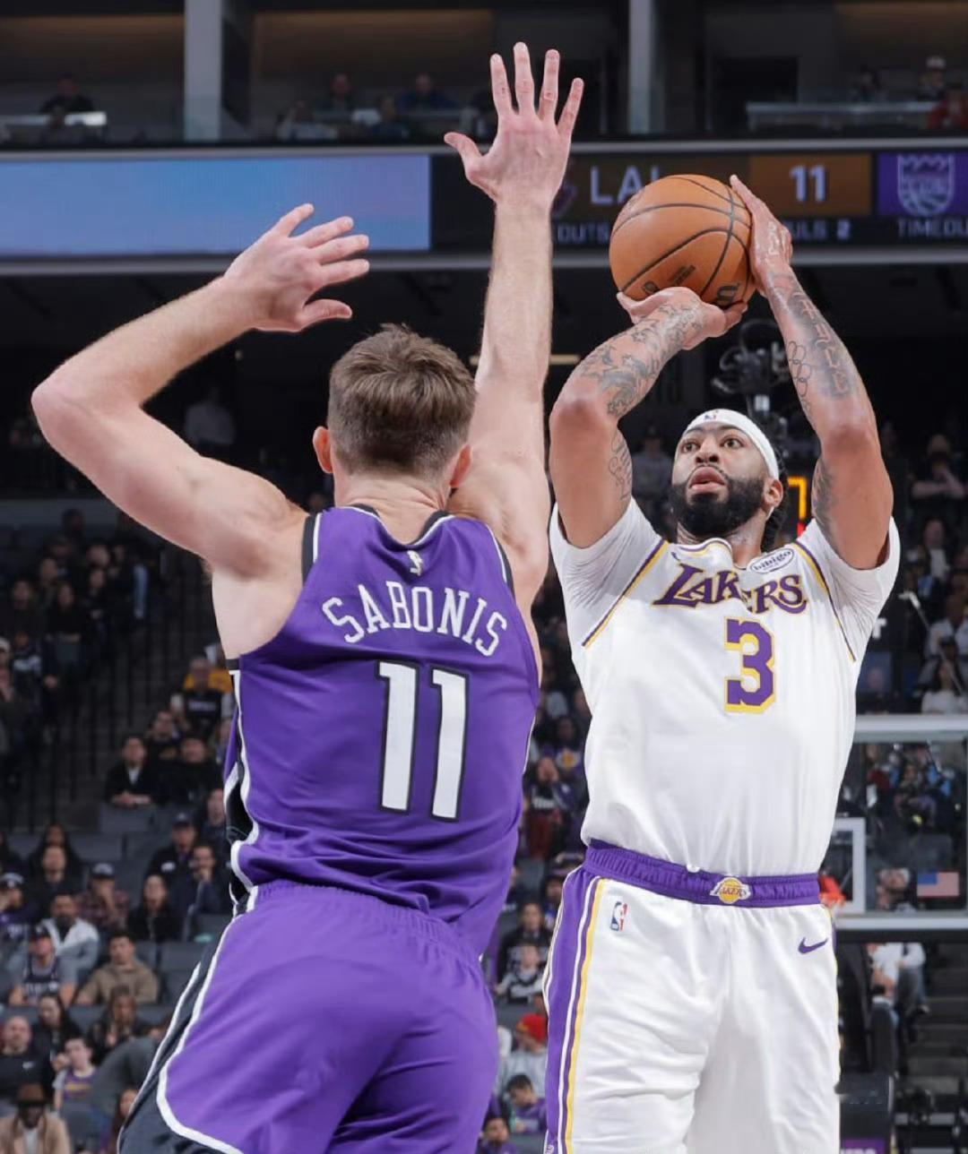 湖人明天打完活塞大后天打完勇士29号还打国王队！10天内三战国王已经赢了两场，并