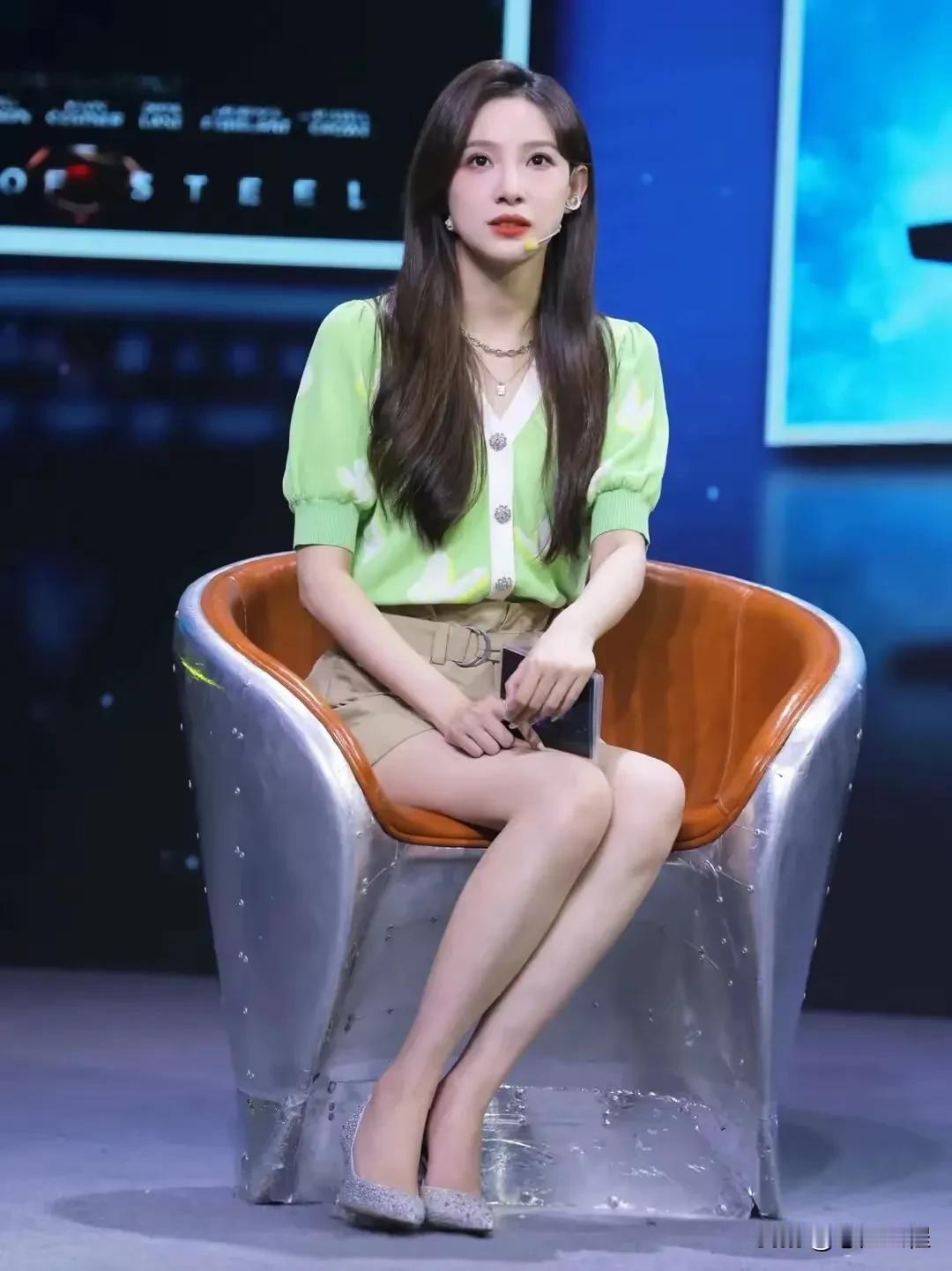 新一代主持人的代表，马凡舒，人与名字一样美。#马凡舒美丽动人# #马凡舒的美丽#