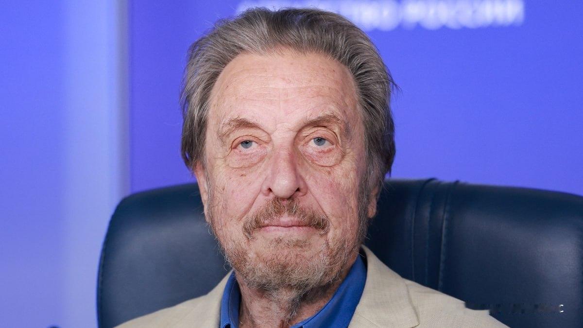 埃隆·马斯克的父亲在接受塔斯社采访时，对欧洲政坛发出尖锐批评。
 
他直言，欧洲