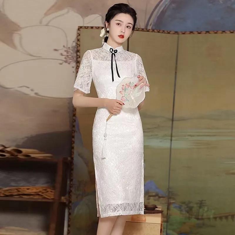如若，相遇，于花开的时节，轻移步履，花影丛中，牡丹树下，如荷，许你梦中的温柔，给