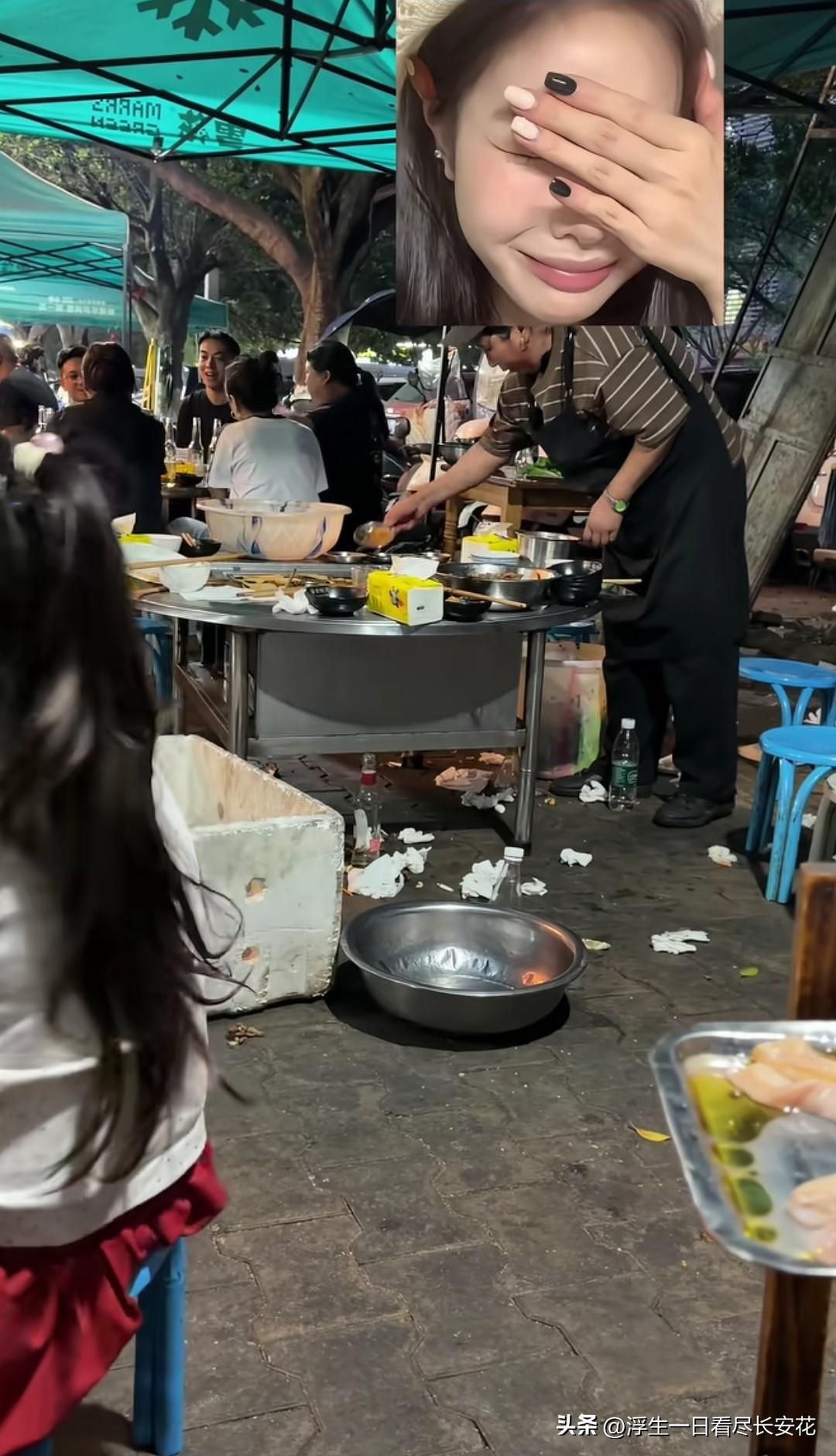 有网友爆料，西昌“佳佳莫烤鸡”存在回收顾客吃剩蘸料的行为。从图片来看，该店店员将
