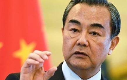 中方准备迎战，美逼中国缴罚金，开口价就是1750亿，王毅反将一军！美国这回是真不