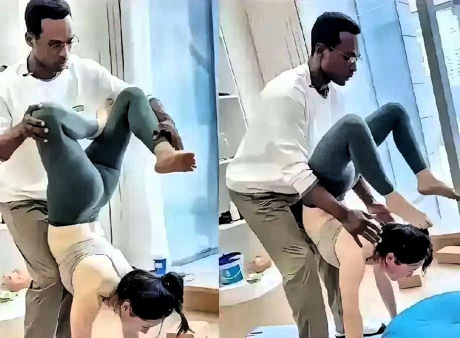 成都一家网红瑜伽馆最近被一张照片推上风口浪尖。

 事情很简单，馆里在网上发了张