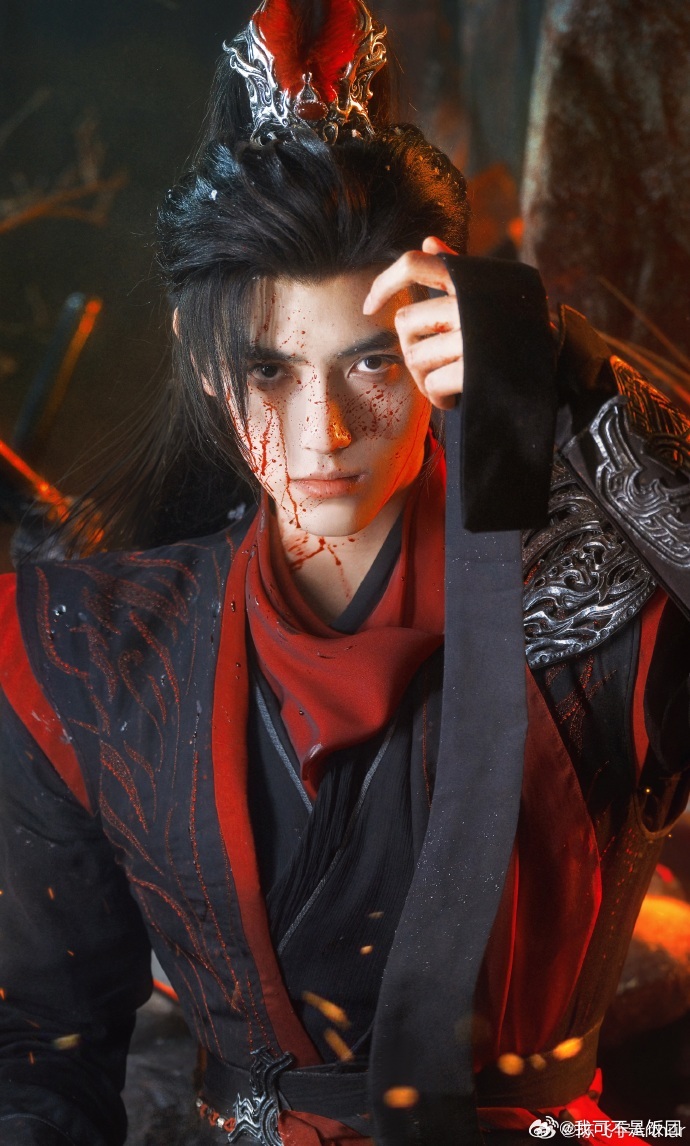 热巴陈飞宇这段不建议外放被《白日提灯》这段互动狠狠戳中！热巴陈飞宇眼神全是戏，氛