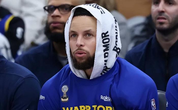 快船危险！附加赛生死局来了
近期的快船队太不走运了，坏消息一个接着一个。
先是在