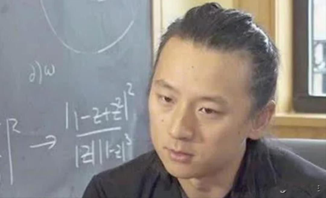 “美国再乱，也比中国强！” 这句石破天惊的话，竟出自一位土生土长的中国物理天才哈